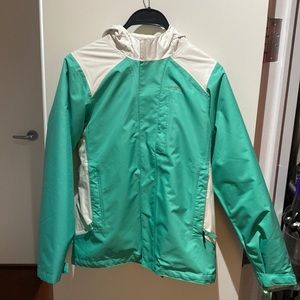 Girls Patagonia size 14 XL ski jacket - green shell with removable white puffer.